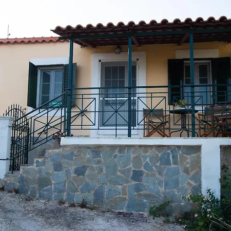 Rena's Panorama View House Vovikes